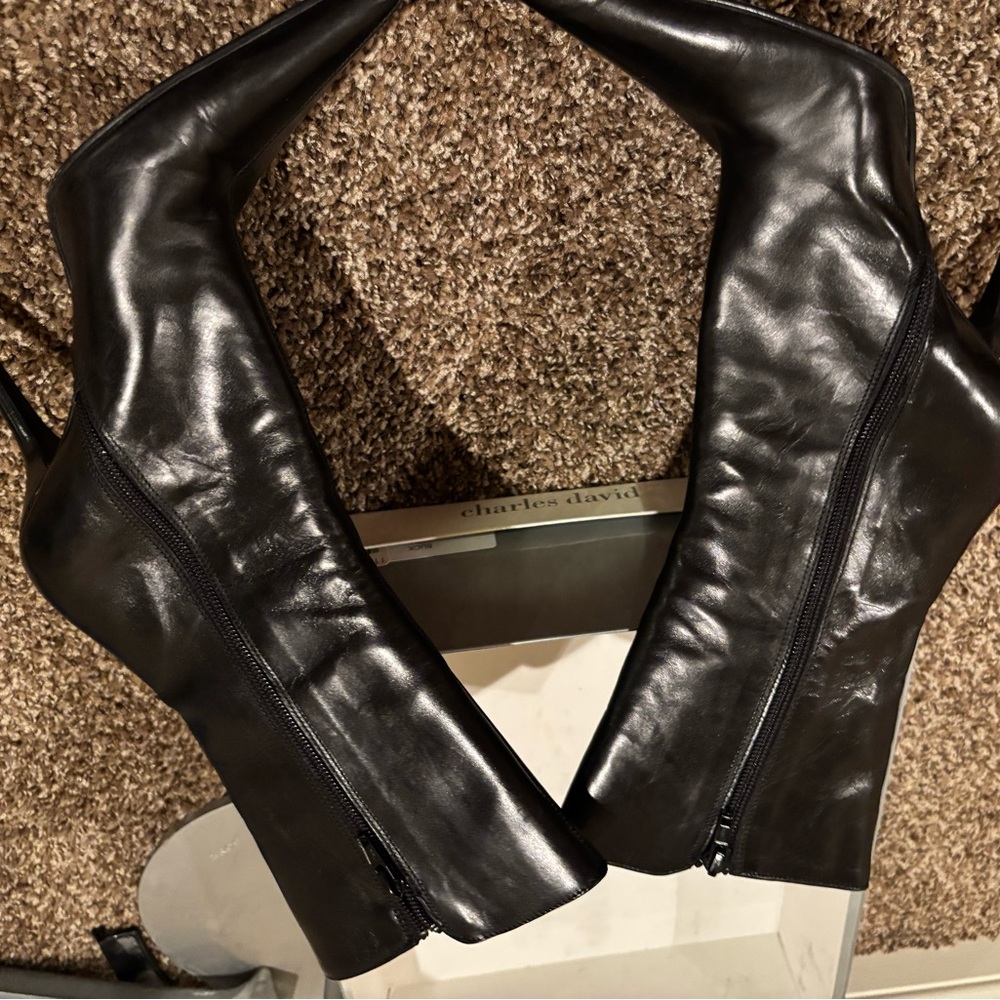 Charles David Black Heeled Boots-Italian leather - Picture 4 of 7